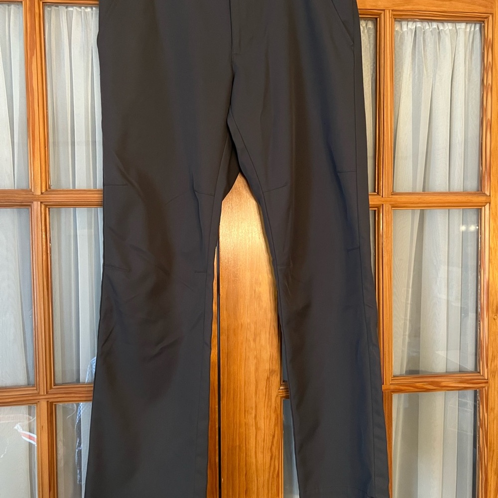 IZOD GOLF Men's Gray Pants